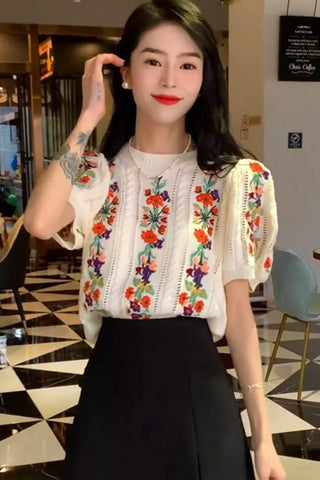 O-Neck Elegant Flower Embroidered Knitted Shirts