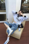 Loose Flowers Pattern Casual Denim Shorts