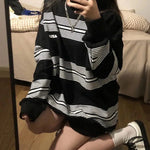 Long Sleeve Retro Striped O-Neck Sweatshirt