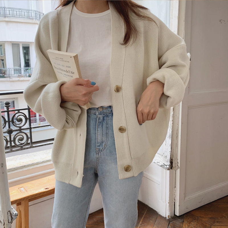 beige cardigan outfits