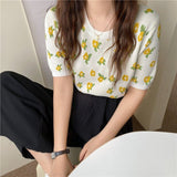 Retros Floral Knitted Cropped Slim Shirt