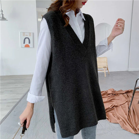 Loose Deep V-Neck Sleeveless Knitted Sweater